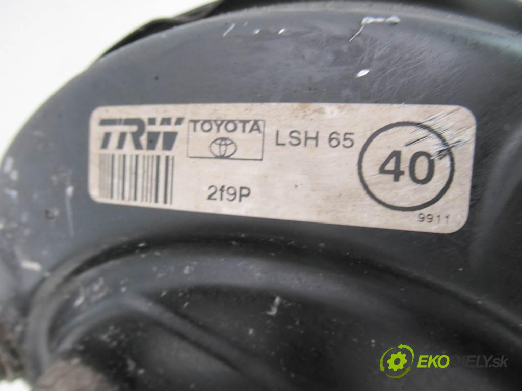 Toyota Corolla E12  2003  KOMBI 5D 1.4VVTI 97KM 02-07 1400 posilovač pumpa brzdová LSH65 (Posilovače brzd)