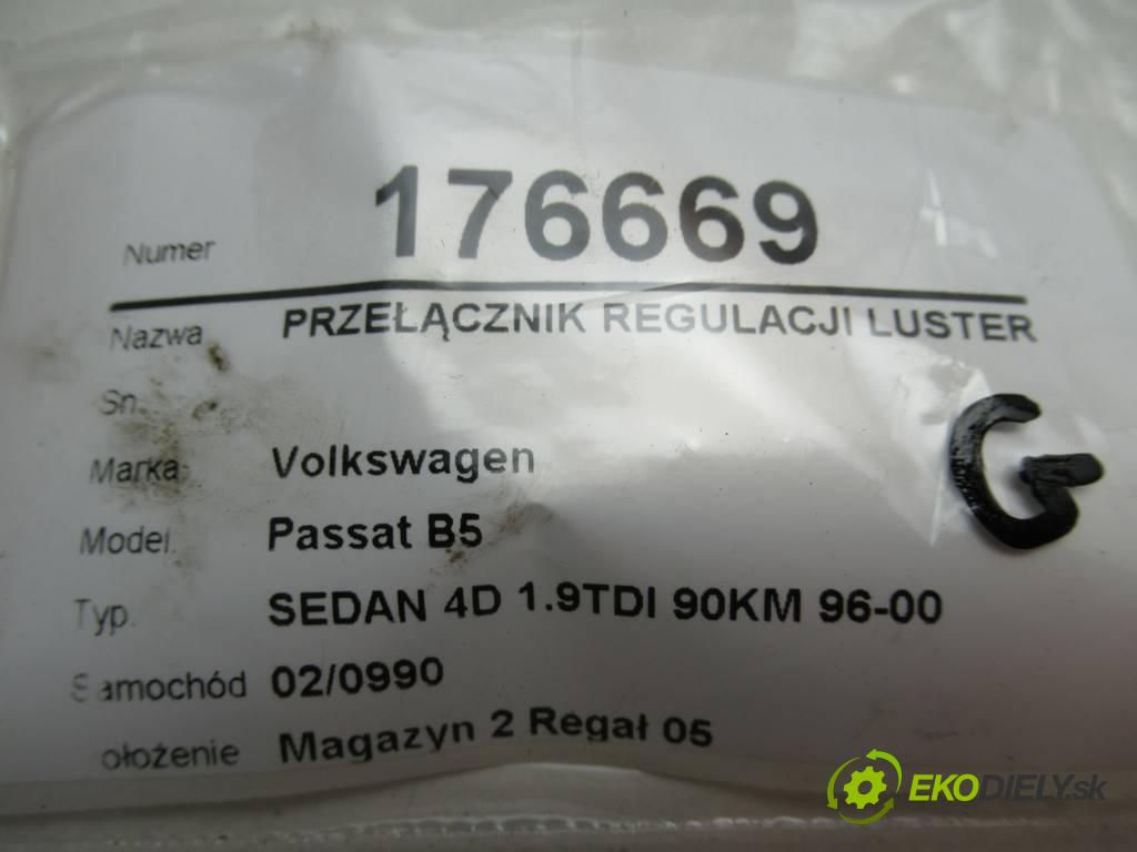 Volkswagen Passat B5  1997  SEDAN 4D 1.9TDI 90KM 96-00 1900 Prepínač nastavenia spätných zrkadiel 3B1959565 (Prepínače, spínače, tlačidlá a ovládače kúrenia)