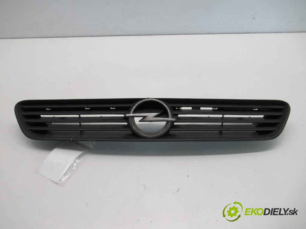 Opel Astra G  1999  KOMBI 5D 1.6B 101KM 98-09 1600 Mriežka maska 90588120 (Mriežky, masky)