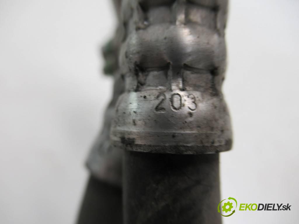 Opel Meriva    1.7CDTI 100KM 02-10  rúrka klimatizace  (Rozvody klimatizace)
