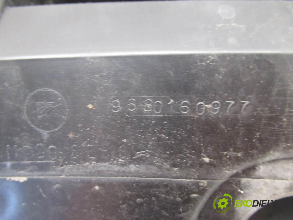 Citroen C3  2005  LIFT HATCHBACK 5D 1.4B 79KM 02-09 1400 torpédo plast pod čelní okno 9680160977 (Torpéda)