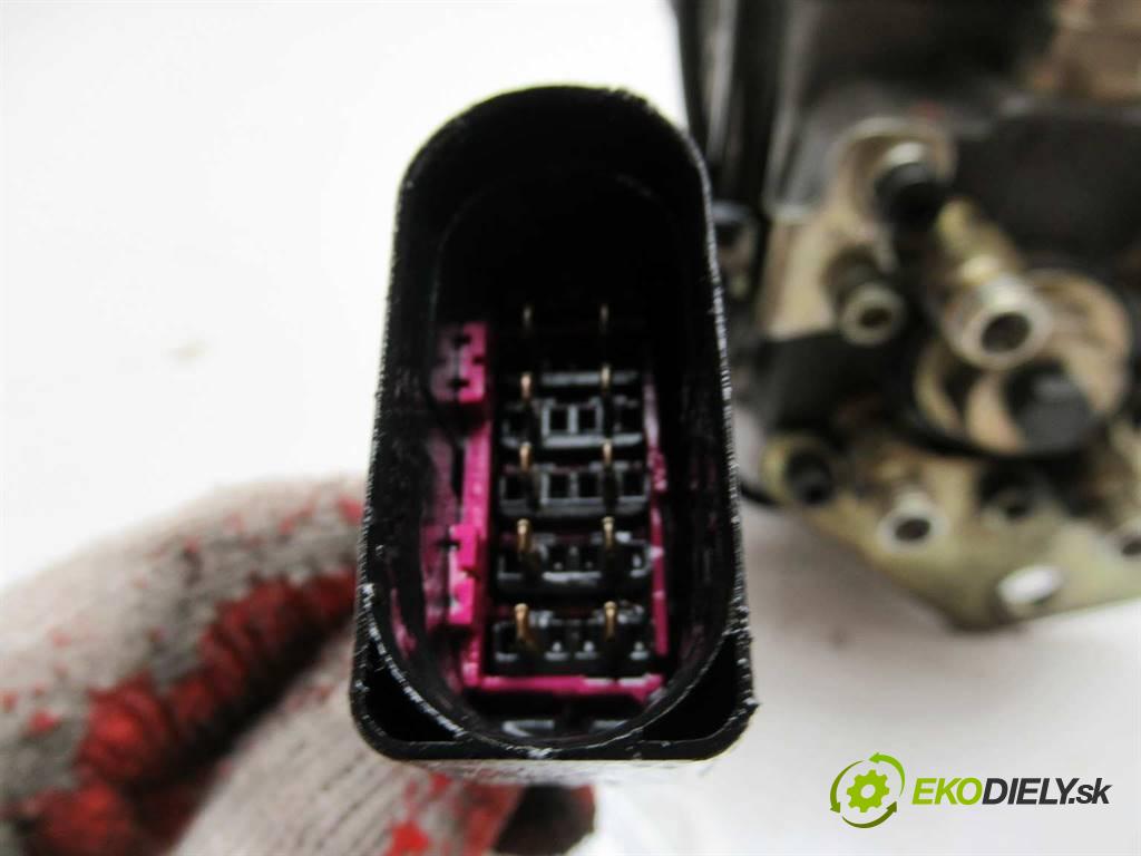 Volkswagen Golf IV  2001 110KM HATCHBACK 5D 1.9TDI 110KM 97-03 1900 Pumpa vstrekovacia 0460404977 (Vstrekovacie čerpadlá)