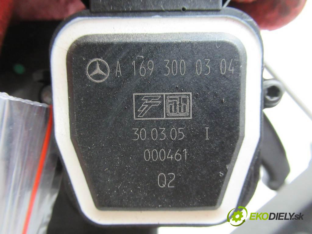 Mercedes-Benz B W245    1.7B 116KM 05-11  Potenciometer plynového pedálu A1693000304 (Pedále)