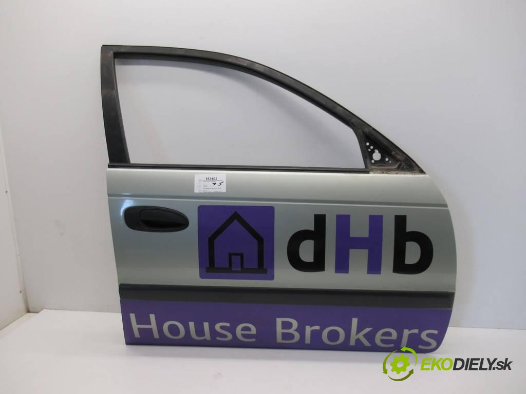 Toyota Avensis  1999  T22 KOMBI 5D 1.6B 110KM 98-03 1600 Dvere predný pravé  (Ostatné)