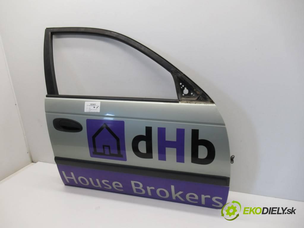 Toyota Avensis  1999  T22 KOMBI 5D 1.6B 110KM 98-03 1600 Dvere predný pravé  (Ostatné)