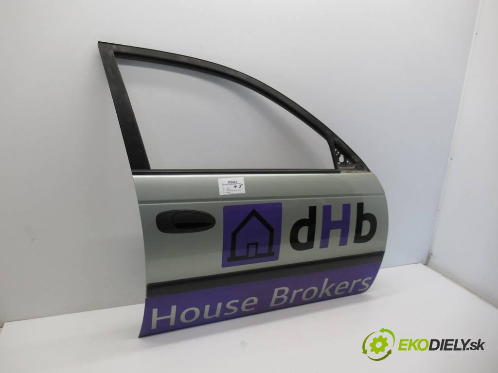 Toyota Avensis  1999  T22 KOMBI 5D 1.6B 110KM 98-03 1600 Dvere predný pravé  (Ostatné)