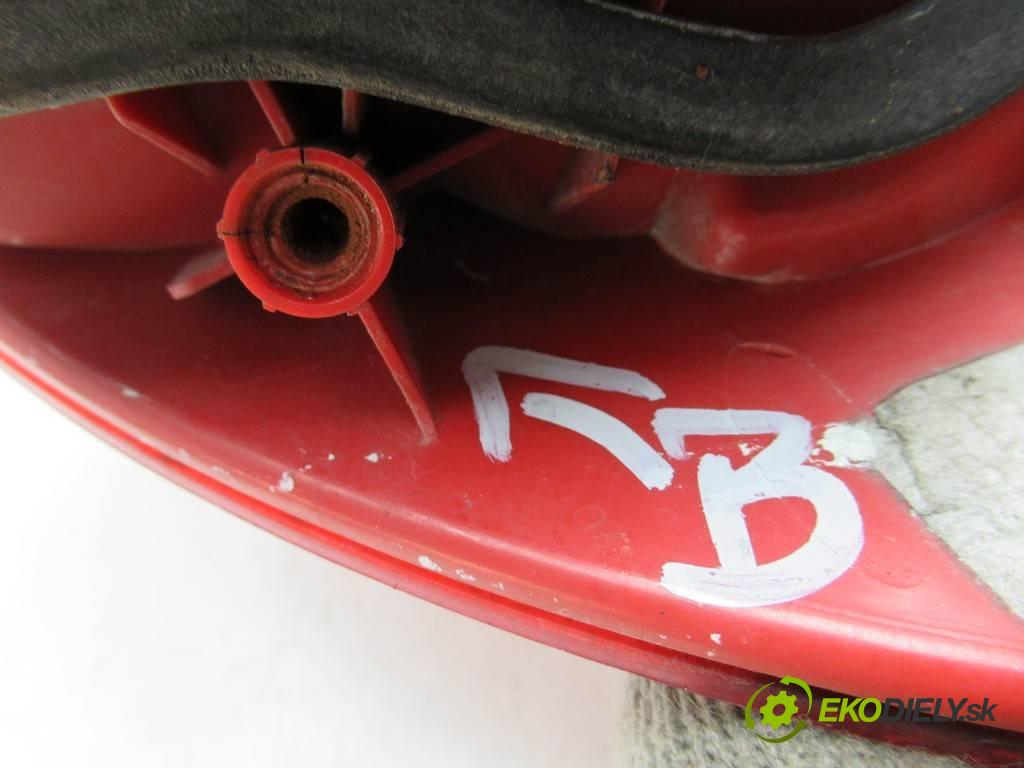 Toyota Avensis  1999  T22 KOMBI 5D 1.6B 110KM 98-03 1600 Svetlo zad pravá  (Ostatné)