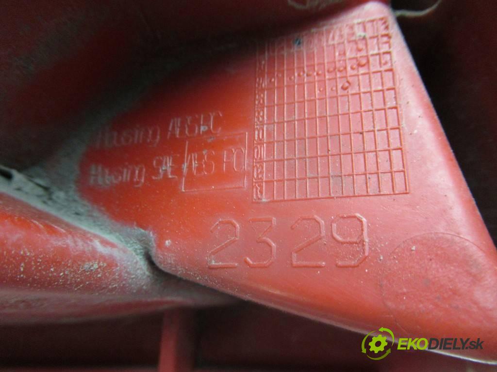 Toyota Avensis  1999  T22 KOMBI 5D 1.6B 110KM 98-03 1600 Svetlo zad pravá  (Ostatné)