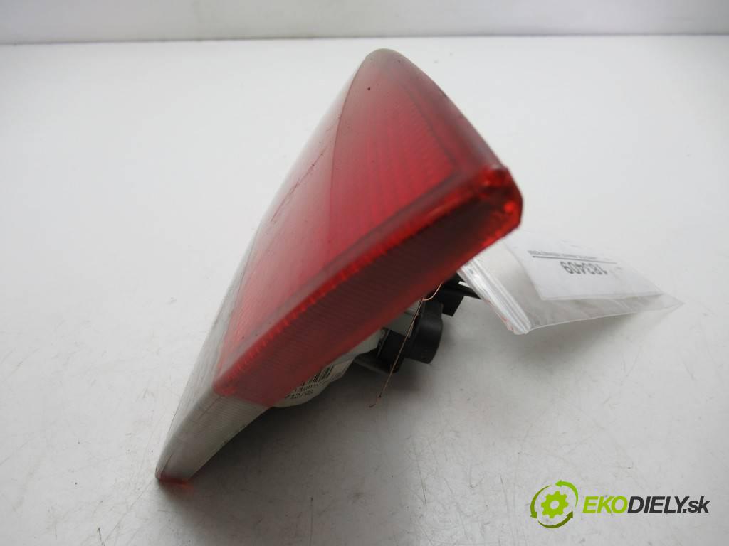 Toyota Avensis  1999  T22 KOMBI 5D 1.6B 110KM 98-03 1600 Svetlo zad pravá vnútorná  (Ostatné)