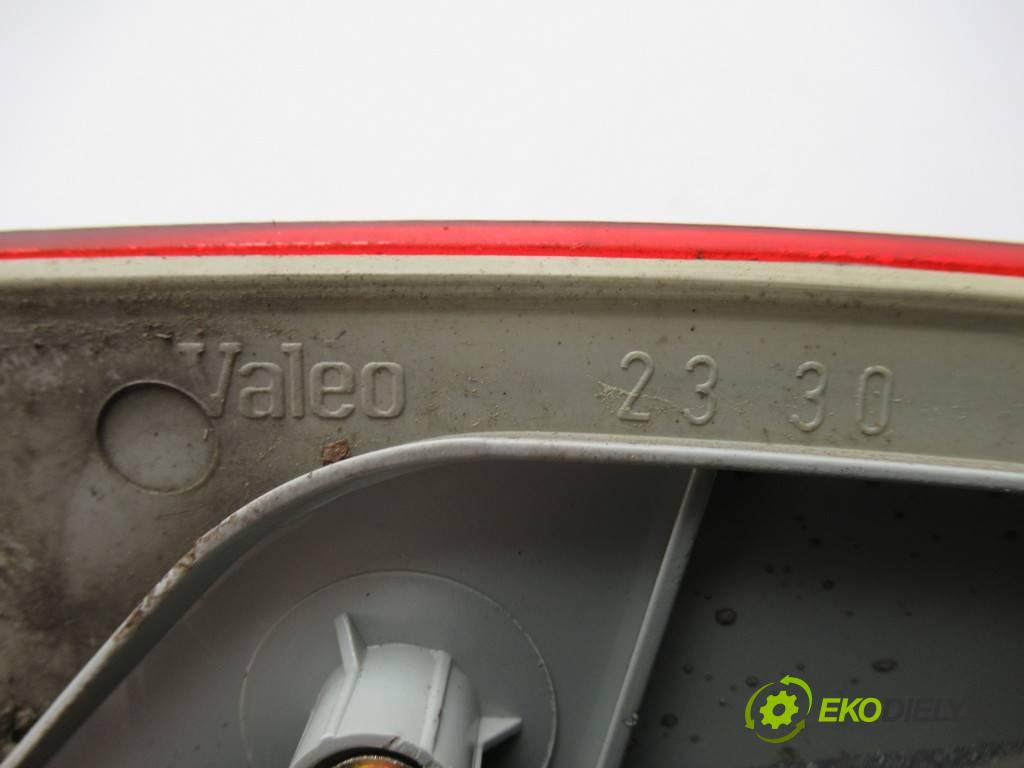 Toyota Avensis  1999  T22 KOMBI 5D 1.6B 110KM 98-03 1600 Svetlo zad pravá vnútorná  (Ostatné)