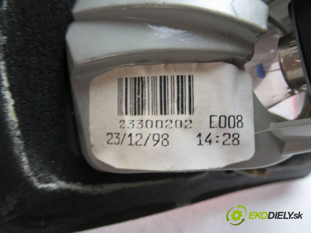 Toyota Avensis  1999  T22 KOMBI 5D 1.6B 110KM 98-03 1600 Svetlo zad pravá vnútorná  (Ostatné)