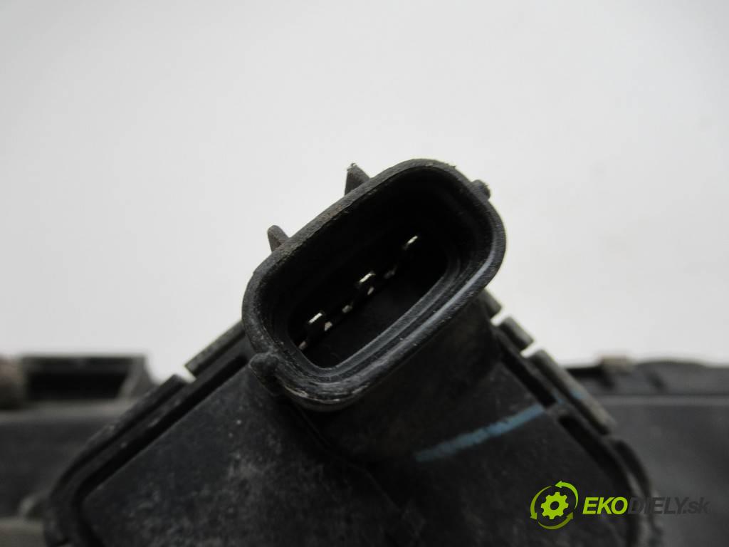 Toyota Avensis  1999  T22 KOMBI 5D 1.6B 110KM 98-03 1600 Svetlomet ľavy  (Ostatné)