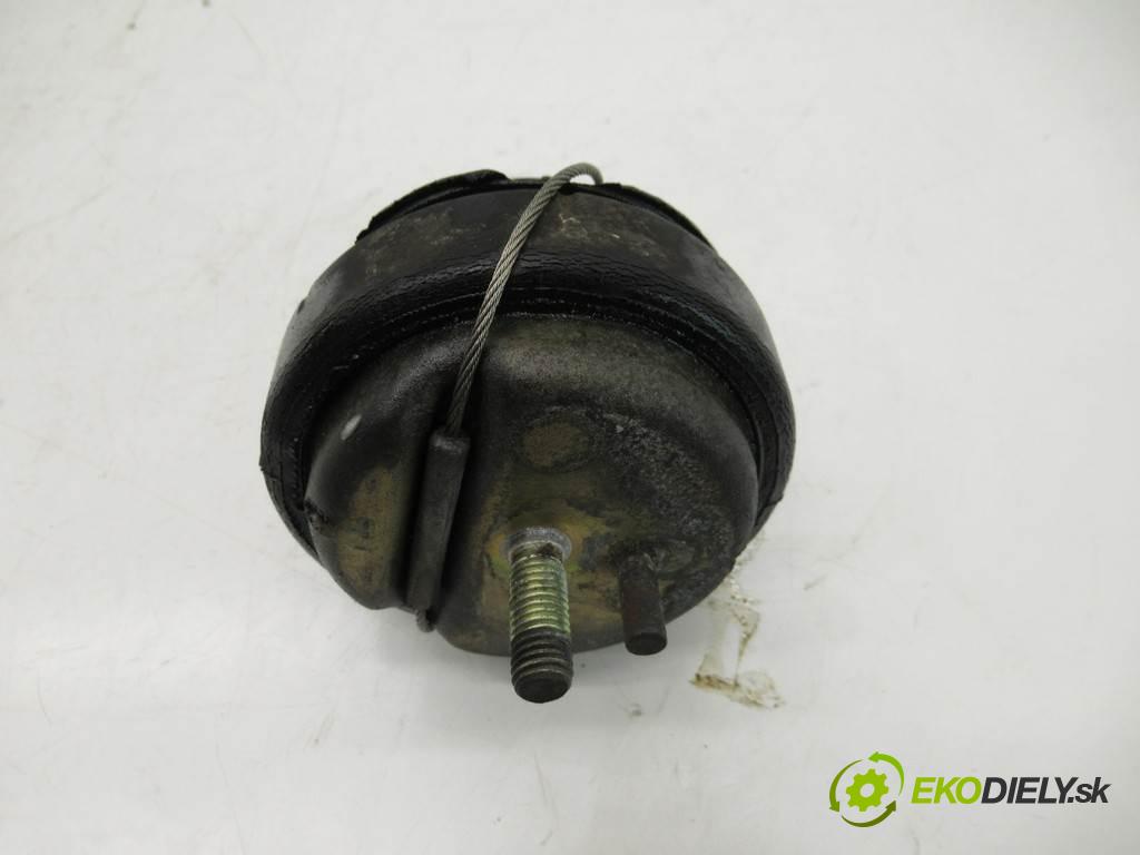 Volvo V70 II    KOMBI 5D 2.4B 140KM 00-05  AirBag Motor 9485551 (Držiaky motora)