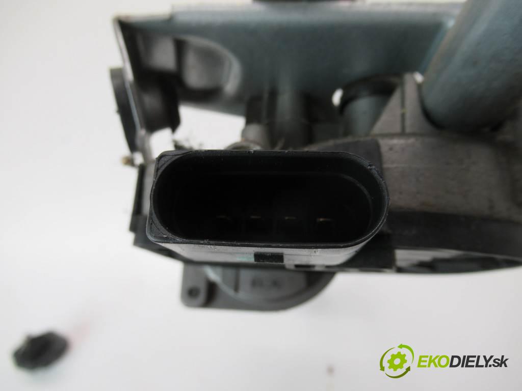 Mazda 3  2007  HATCHBACK 5D 1.6B 105KM 03-09 1600 Mechanizmus stieračov predný  (Motorčeky stieračov predné)