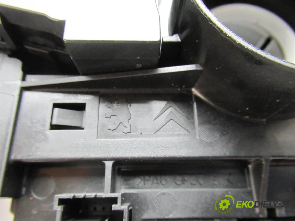 Peugeot 3008 LIFT  2015 150KM 2.0 BLUEHDI 150KM 09-16 2000 Prepínač kombinovaný 96773912ZD (Prepínače, spínače, tlačidlá a ovládače kúrenia)