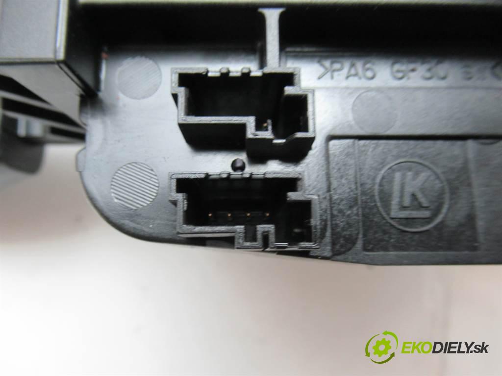 Peugeot 3008 LIFT  2015 150KM 2.0 BLUEHDI 150KM 09-16 2000 Prepínač kombinovaný 96773912ZD (Prepínače, spínače, tlačidlá a ovládače kúrenia)