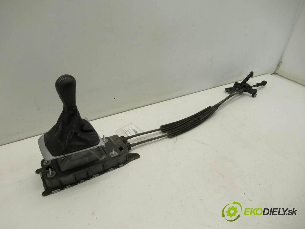 Skoda Octavia II LIFT  2010  KOMBI 5D 2.0TDI 140KM 08-13 2000 Kulisa - - 1K0711061B (Rýchlostné páky / kulisy)