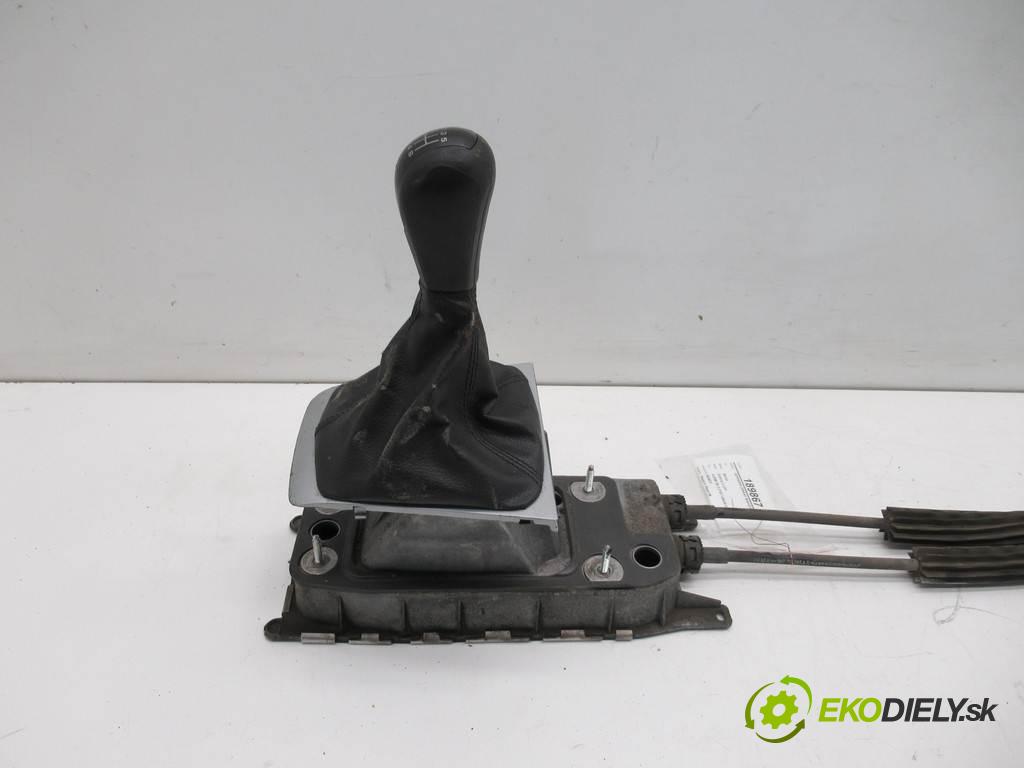 Skoda Octavia II LIFT  2010  KOMBI 5D 2.0TDI 140KM 08-13 2000 Kulisa - - 1K0711061B (Rýchlostné páky / kulisy)