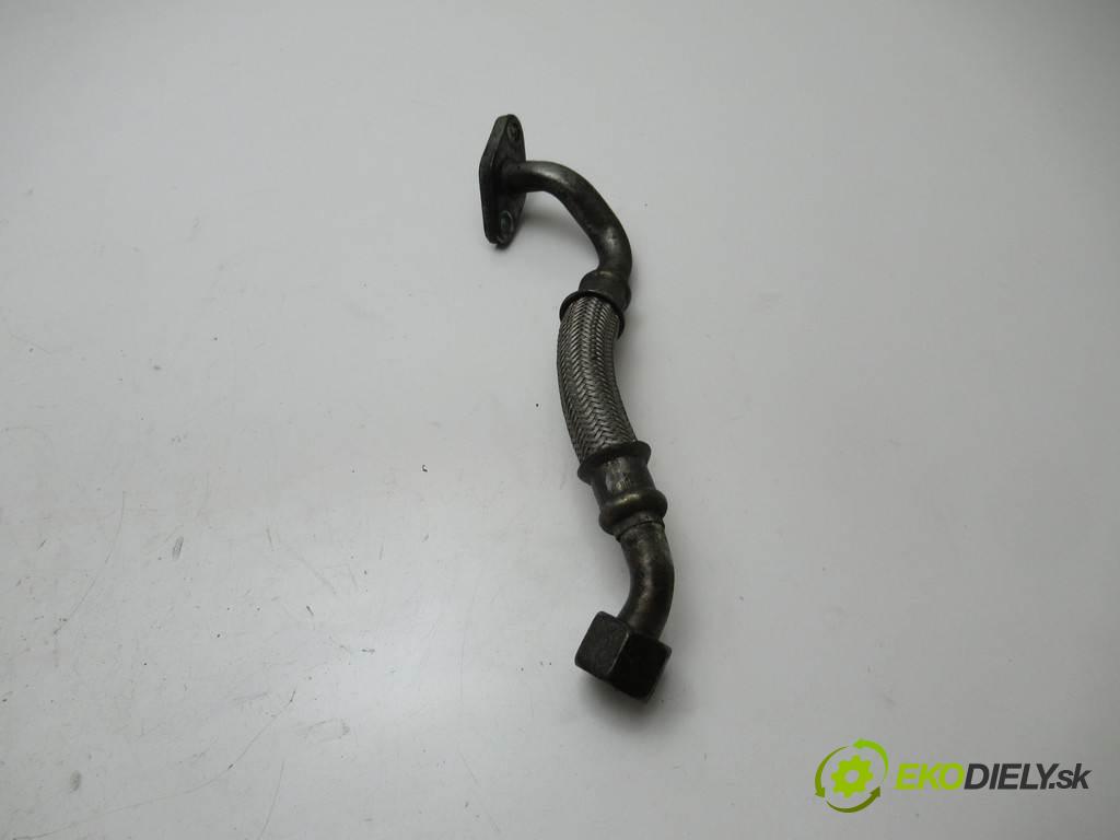 Audi A4 B6  2001  SEDAN 4D 1.9TDI 130KM 00-04 1900 rúrka turba 028145736AH (Hadice intercoolera)