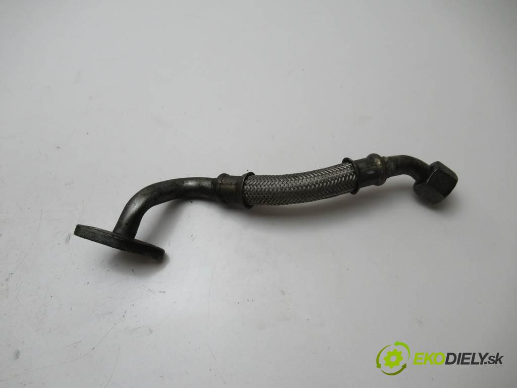 Audi A4 B6  2001  SEDAN 4D 1.9TDI 130KM 00-04 1900 rúrka turba 028145736AH (Hadice intercoolera)
