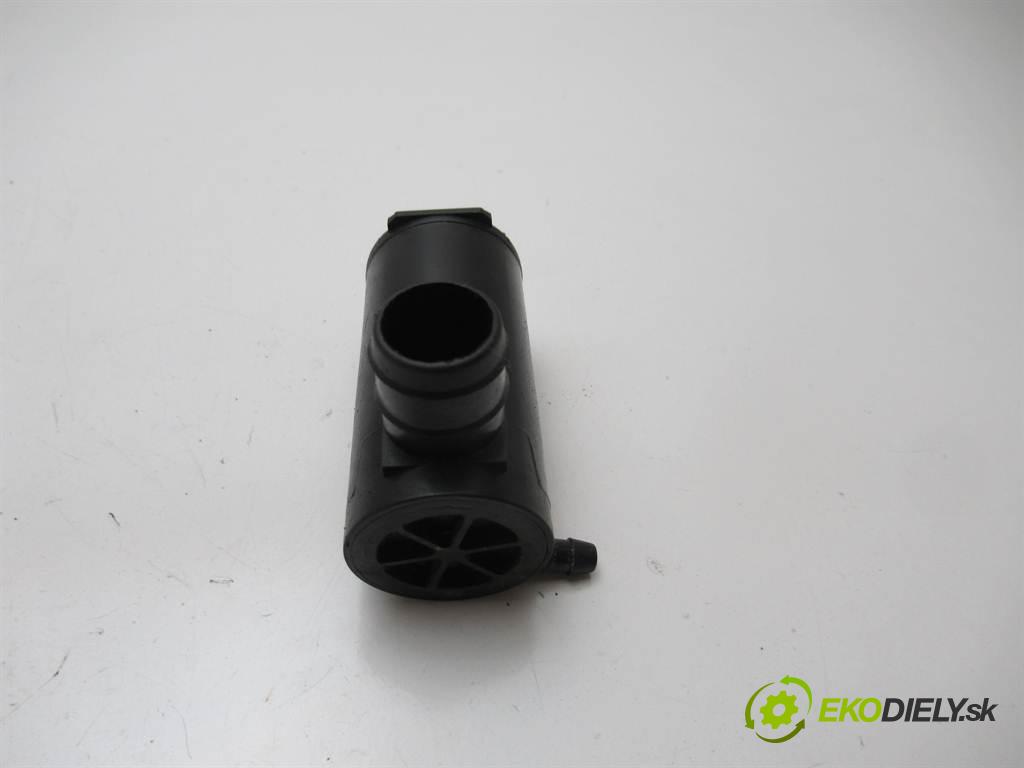 Toyota Yaris I FL    HATCHBACK 3D 1.0B 16V 65KM 03-05  motorek ostřikovače 98510-14000 (Pumpy, čerpadla ostřikovačů)