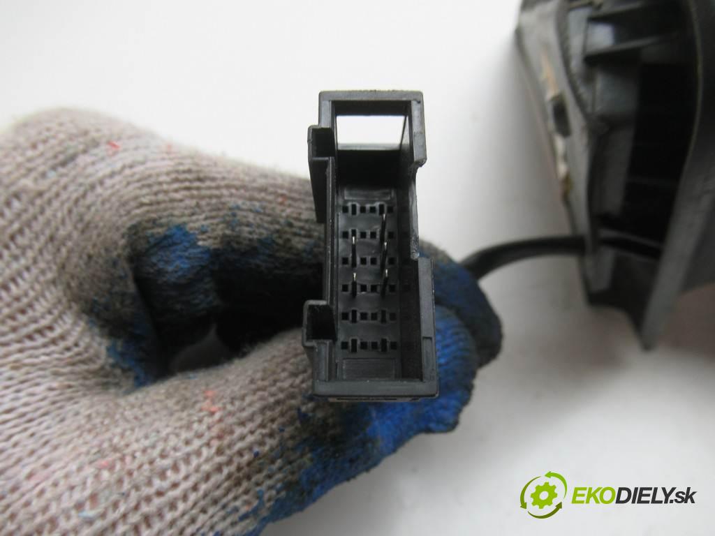 Skoda Fabia  2005  LIFT HATCHBACK 5D 1.2B 64KM 99-07 1200 Spätné zrkadlo ľave  (Ostatné)