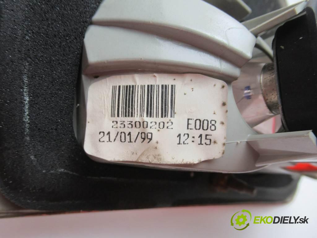 Toyota Avensis  1999  T22 KOMBI 5D 1.6B 101KM 98-03 1600 Svetlo zad pravá vnútorná  (Ostatné)