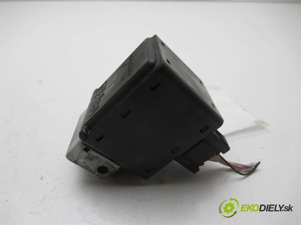 Renault Espace IV LIFT    LIFT 2.0DCI 150KM 02-14  blokáda volantu 8200604932 (Ostatní)