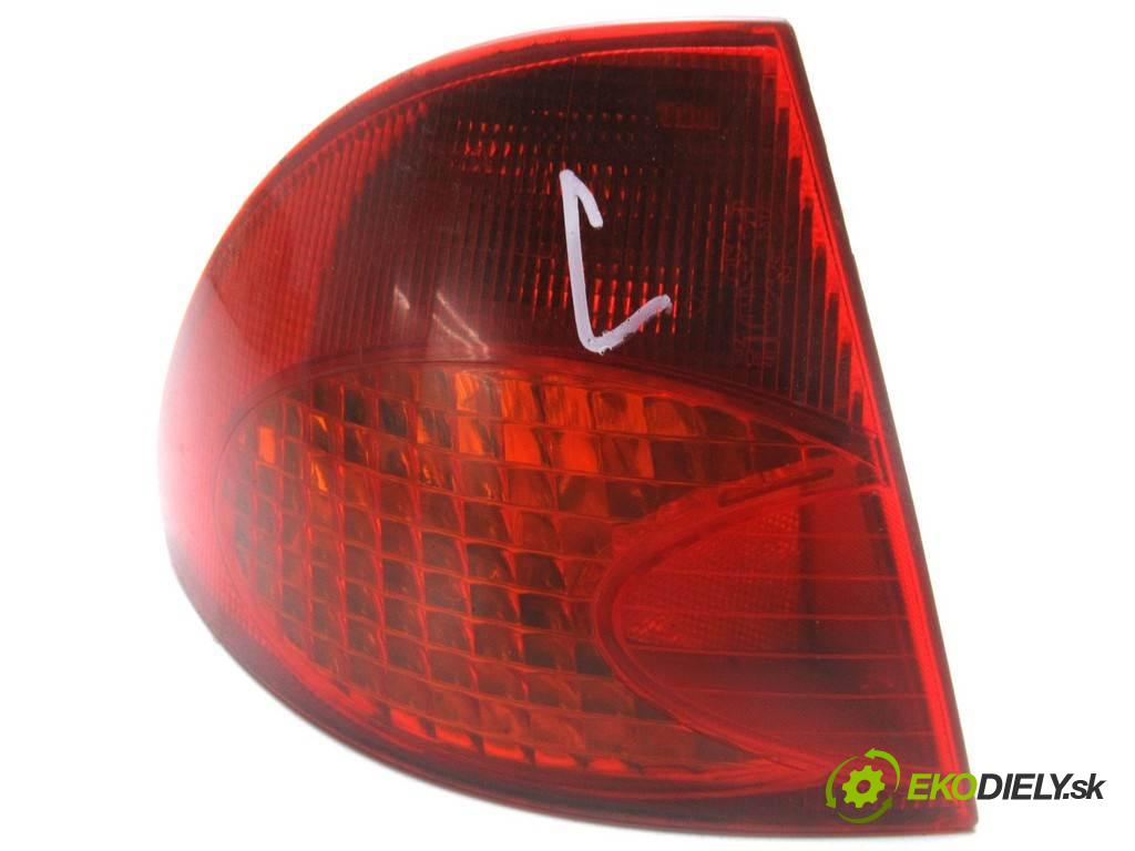 Toyota Avensis  1999  T22 KOMBI 5D 2.0D 82KM 98-03 2000 Svetlo zad ľavá strana  (Ostatné)