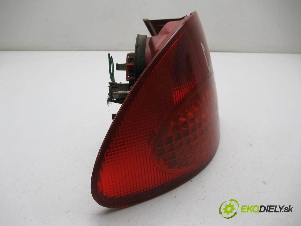 Toyota Avensis  1999  T22 KOMBI 5D 2.0D 82KM 98-03 2000 Svetlo zad ľavá strana  (Ostatné)