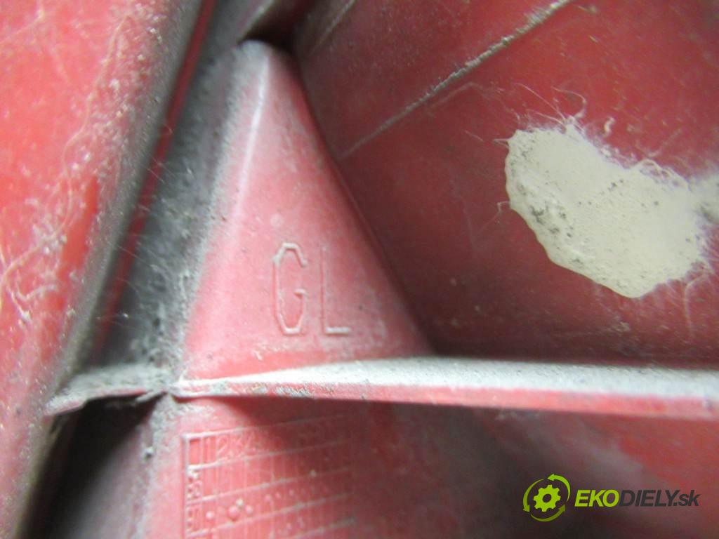 Toyota Avensis  1999  T22 KOMBI 5D 2.0D 82KM 98-03 2000 Svetlo zad ľavá strana  (Ostatné)