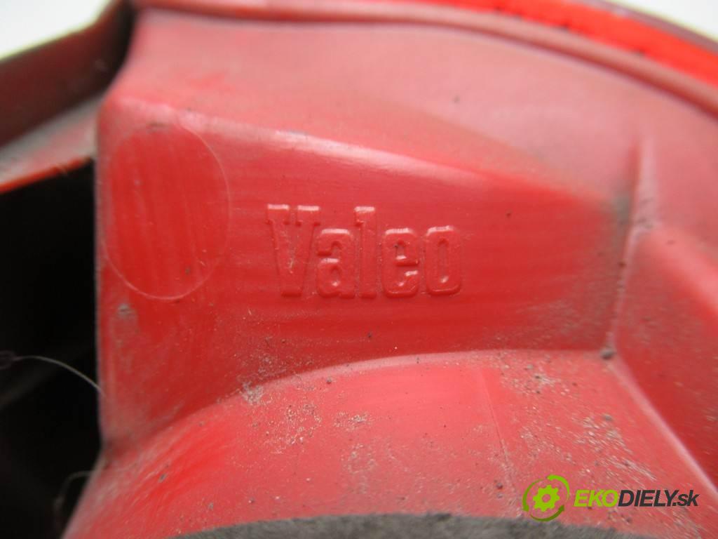 Toyota Avensis  1999  T22 KOMBI 5D 2.0D 82KM 98-03 2000 Svetlo zad ľavá strana  (Ostatné)