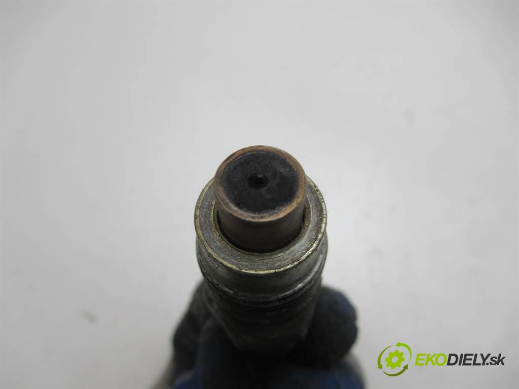 Toyota Avensis  1999  T22 KOMBI 5D 2.0D 82KM 98-03 2000 Vstrekovacie ventily  (Vstrekovacie ventily)