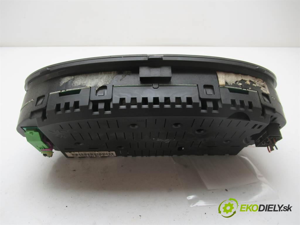 Volkswagen Polo IV  2004  HATCHBACK 3D 1.4B 75KM 01-09 1400 Prístrojovka 6Q0920801A (Prístrojové dosky, displeje)