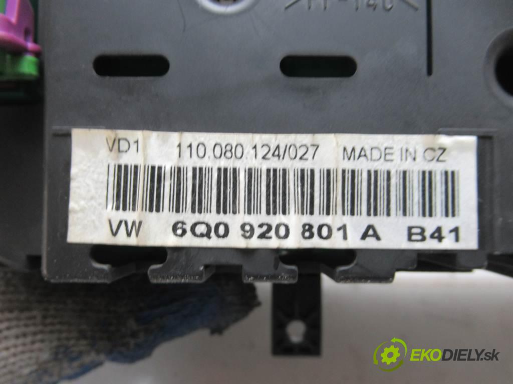 Volkswagen Polo IV  2004  HATCHBACK 3D 1.4B 75KM 01-09 1400 Prístrojovka 6Q0920801A (Prístrojové dosky, displeje)