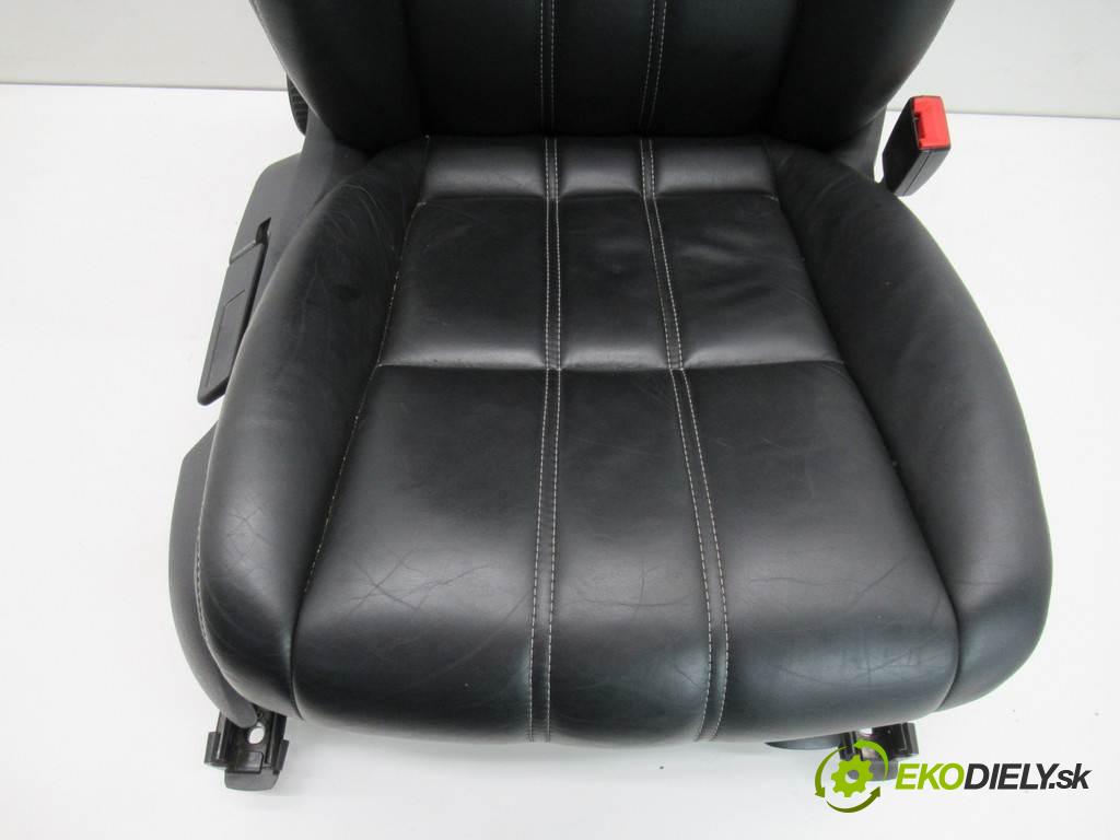 Volkswagen Golf V    HATCHBACK 5D 1.6B 102KM 03-08  Sedadlá, sedačky Sedadlo bočné interiér UNITED