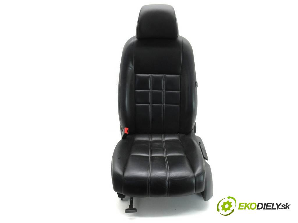 Volkswagen Golf V    HATCHBACK 5D 1.6B 102KM 03-08  Sedadlá, sedačky Sedadlo bočné interiér UNITED