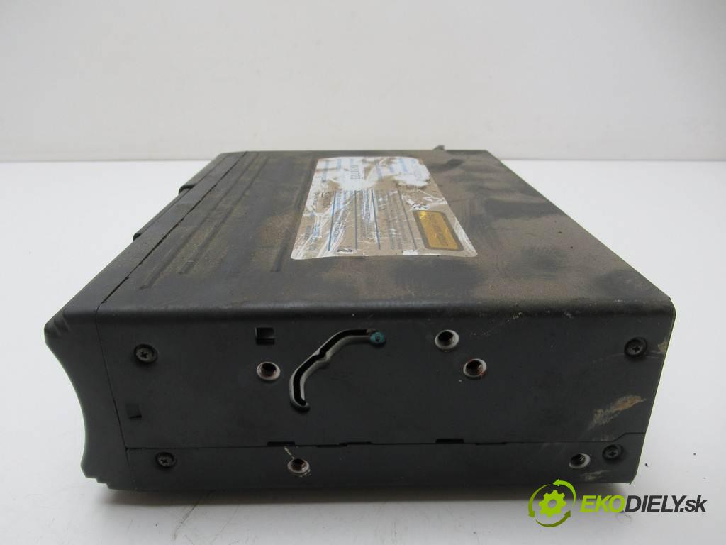 Ford Focus  2000  SEDAN 4D 1.8TDDi 90KM 98-04 1800 Menič CD XS4F-10C830-AE (CD meniče)