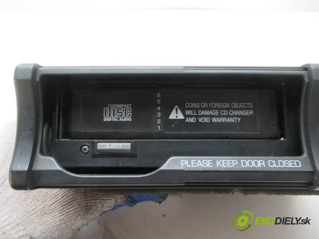 Ford Focus  2000  SEDAN 4D 1.8TDDi 90KM 98-04 1800 Menič CD XS4F-10C830-AE (CD meniče)