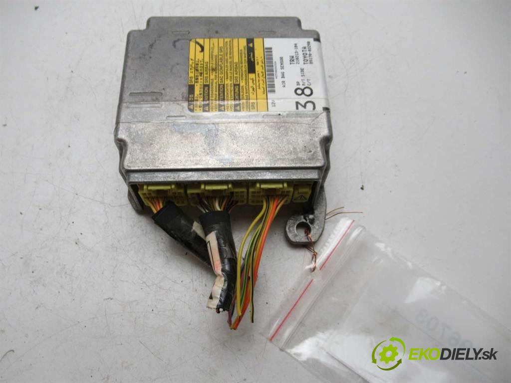 Toyota Corolla E12  2004  KOMBI 2.0D-4D 90KM 02-07 2000 senzor airbag 89170-02290 (Snímače)