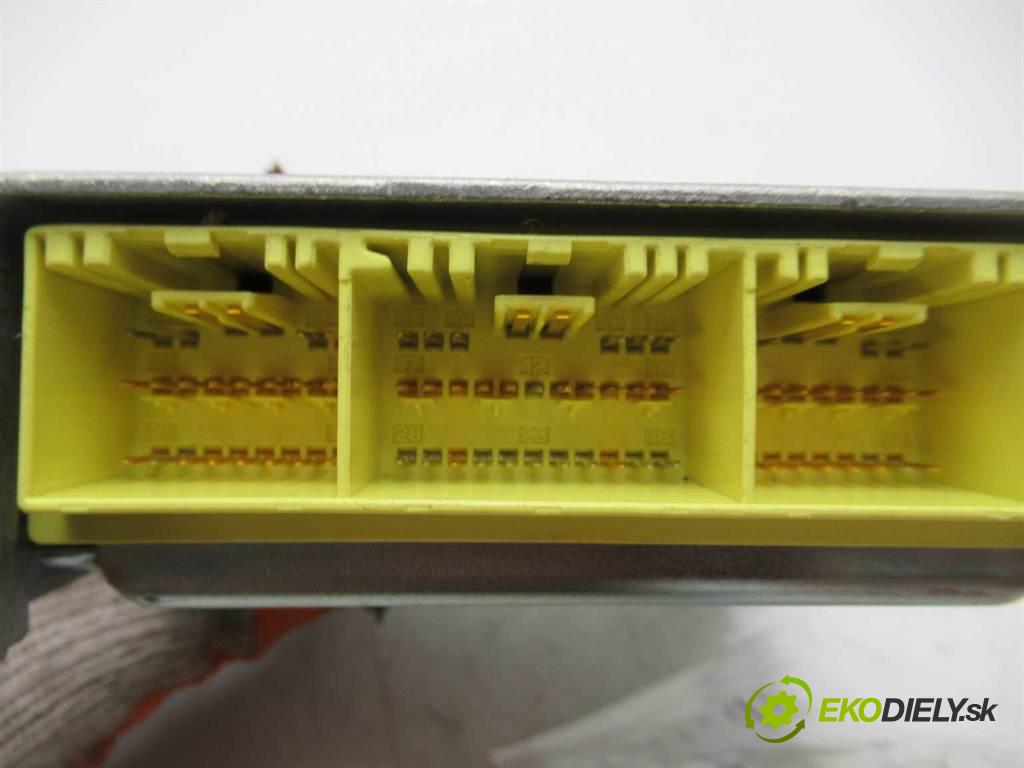 Toyota Corolla E12  2004  KOMBI 2.0D-4D 90KM 02-07 2000 senzor airbag 89170-02290 (Snímače)