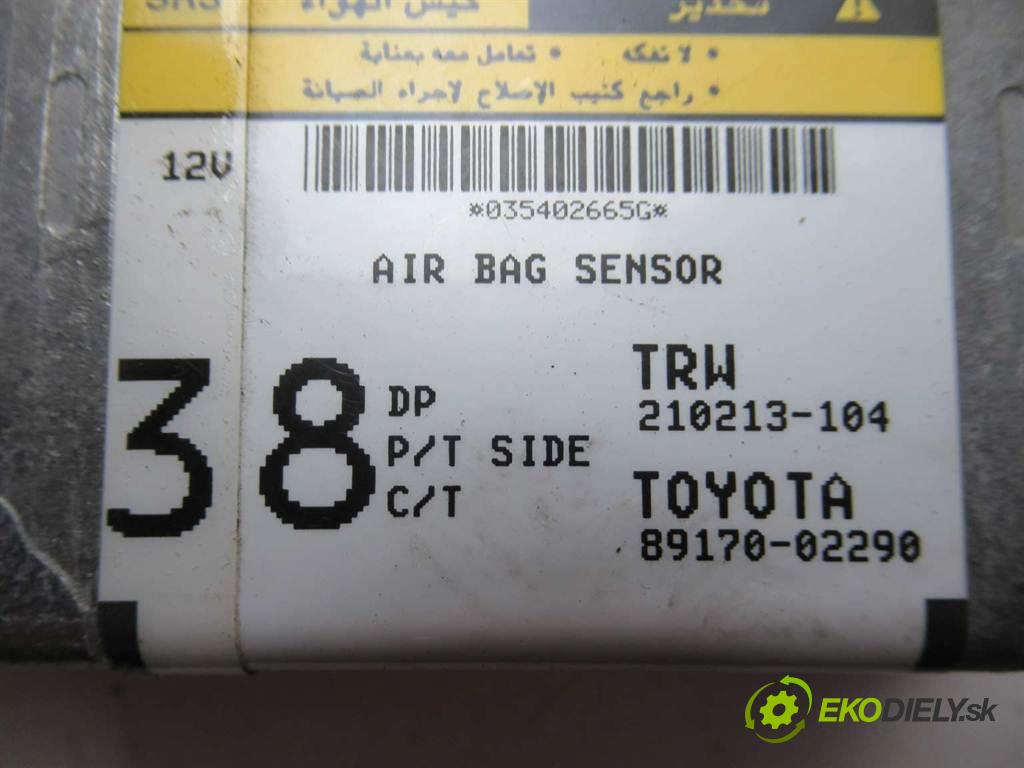 Toyota Corolla E12  2004  KOMBI 2.0D-4D 90KM 02-07 2000 senzor airbag 89170-02290 (Snímače)