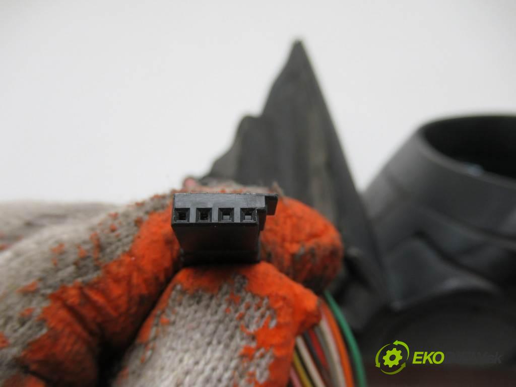 BMW X5  2001  E53 4.4 8V 286KM 99-06 4400 zpětné zrcátko pravé