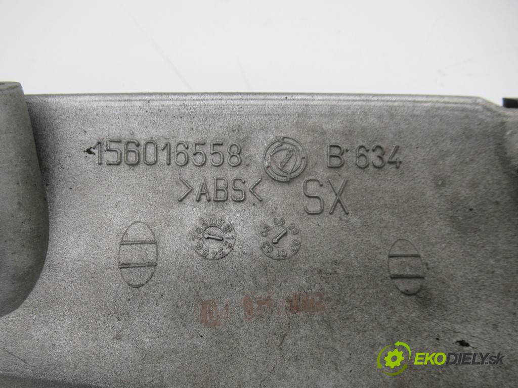 Alfa Romeo 166  2003  SEDAN 4D 2.4JTD 150KM 98-03 2400 mřížka maska 156016559 (Mřížky (masky) chladičů)