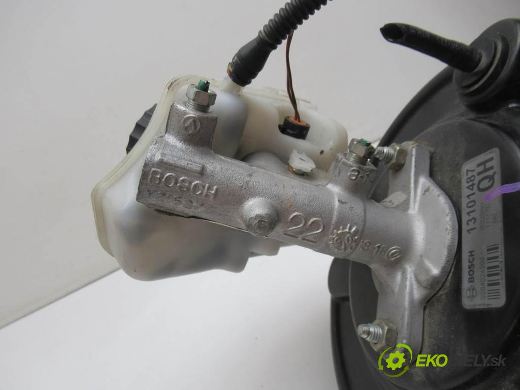 Opel Corsa C  2005  LIFT HATCHBACK 3D 1.0B 60KM 00-06 1000 Posilovač Pumpa brzdová 13101487 (Posilňovače bŕzd)