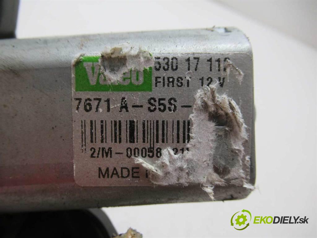 Honda Civic VII  2002 81kW HATCHBACK 3D 1.6B 110KM 00-06 1600 motorek stěračů zadní část 53017112