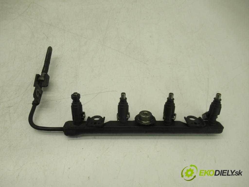 Toyota Corolla E11 LIFT  2001  LIFTBACK 5D 1.4B 97KM 99-02 1400 lišta vstřikovací vstřikovací ventily 0280155019