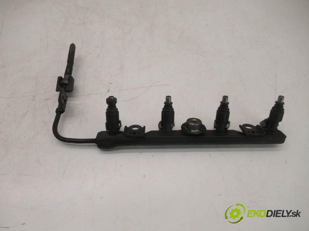 Toyota Corolla E11 LIFT  2001  LIFTBACK 5D 1.4B 97KM 99-02 1400 lišta vstřikovací vstřikovací ventily 0280155019