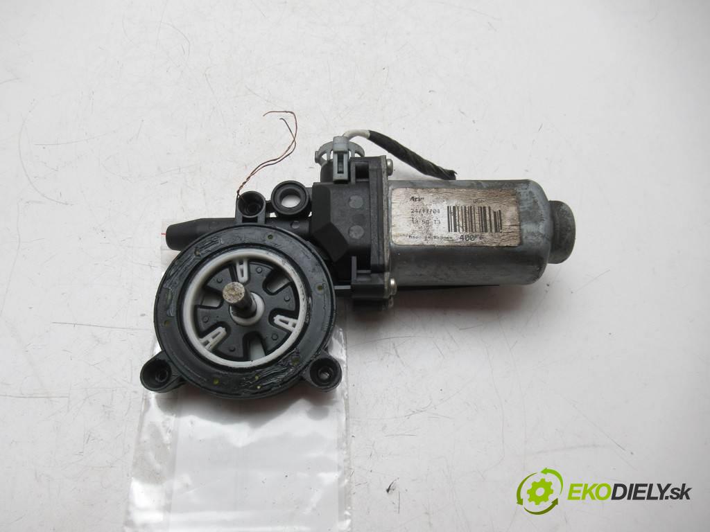 Renault Espace IV  2005  2.2DCI 150KM 02-06 2200 Motorček sťahovania okna predný pravy  (Ostatné)