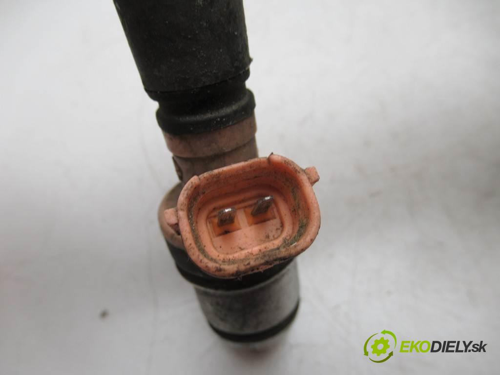 Suzuki Vitara  1995  2.0B V6 136KM 88-97 2000 lišta vstřikovací vstřikovací ventily JS28-4